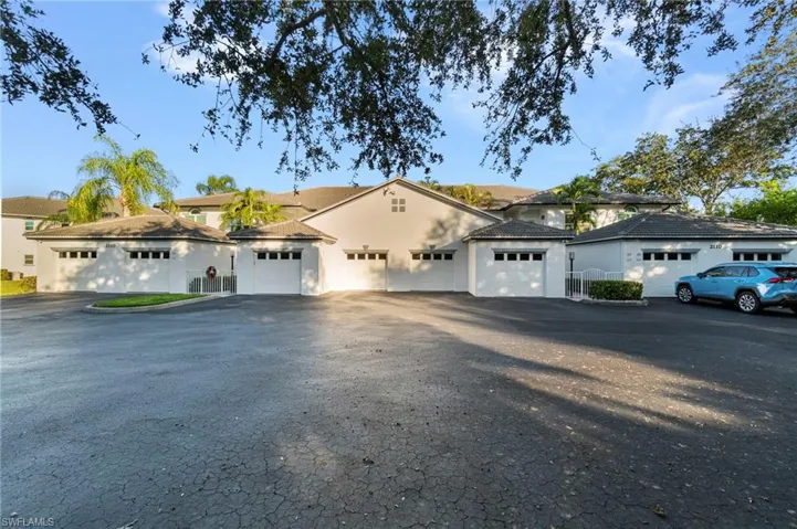 2110  Cay Lagoon  DR, Naples, FL 34109