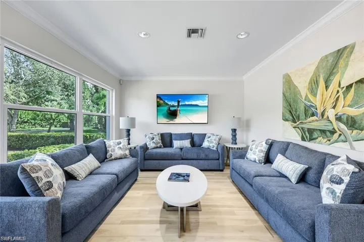 2110  Cay Lagoon  DR, Naples, FL 34109