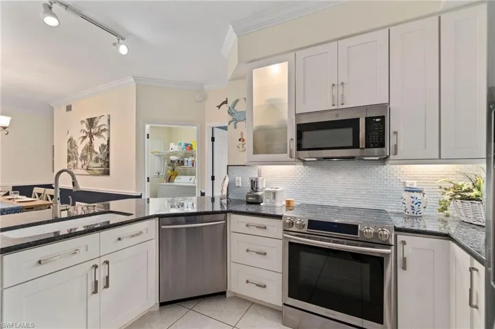 2110  Cay Lagoon  DR, Naples, FL 34109