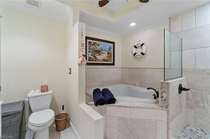 2110  Cay Lagoon  DR, Naples, FL 34109