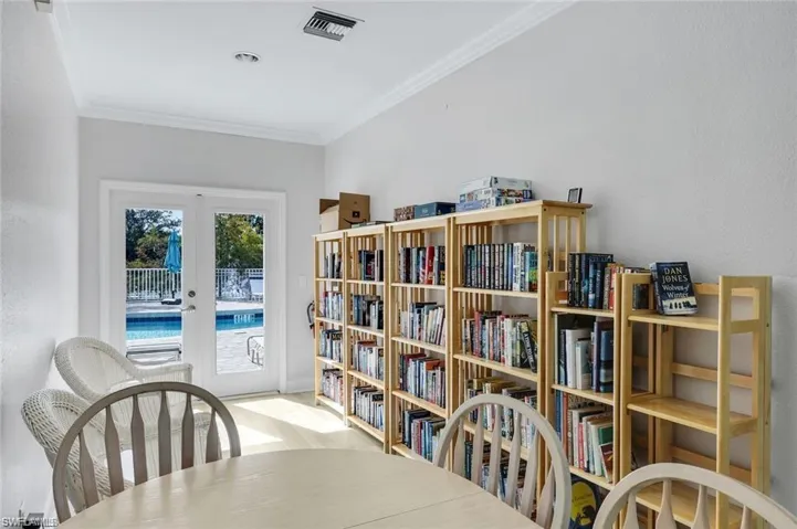 2110  Cay Lagoon  DR, Naples, FL 34109
