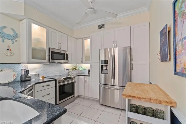 2110  Cay Lagoon  DR, Naples, FL 34109