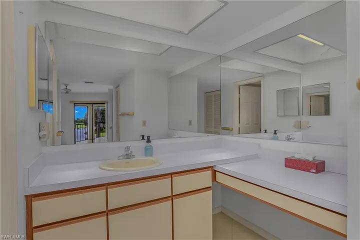 460 Fox Haven Dr 1302, Naples, Florida 34104