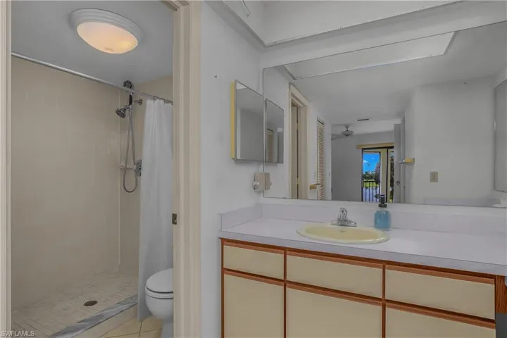 460 Fox Haven Dr 1302, Naples, Florida 34104