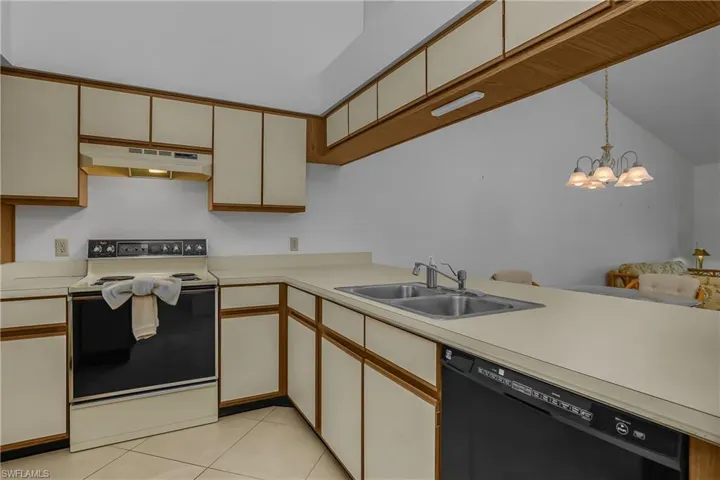 460 Fox Haven Dr 1302, Naples, Florida 34104