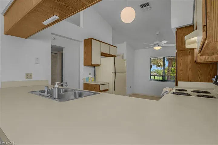 460 Fox Haven Dr 1302, Naples, Florida 34104