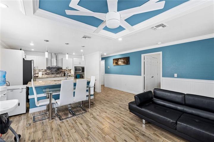 2155-2157  Jeffcott  ST, Fort Myers, FL 33901