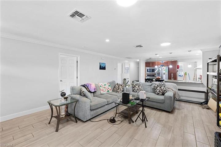 2155-2157  Jeffcott  ST, Fort Myers, FL 33901