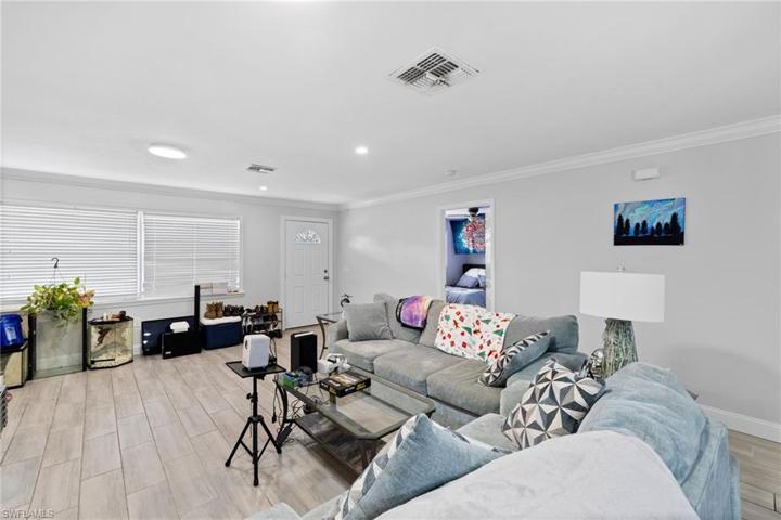 2155-2157  Jeffcott  ST, Fort Myers, FL 33901