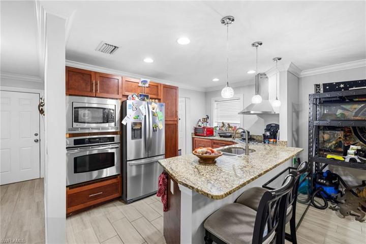 2155-2157  Jeffcott  ST, Fort Myers, FL 33901