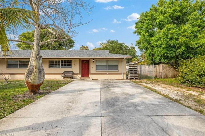 2155-2157  Jeffcott  ST, Fort Myers, FL 33901
