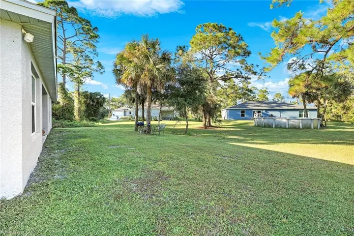 View of grassy yard