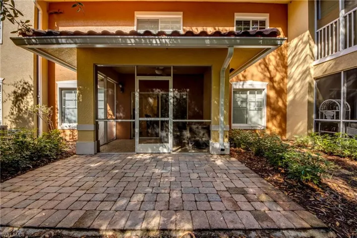 Lanai in rear