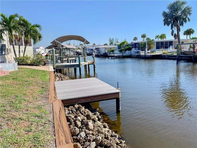 Canal view with direct gulf access!
