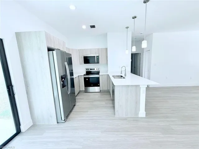 1048 Jay Ct, Labelle, Florida 33935
