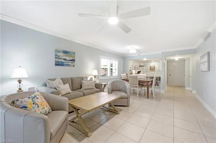 1083 Forest Lakes Dr 209, Naples, Florida 34105