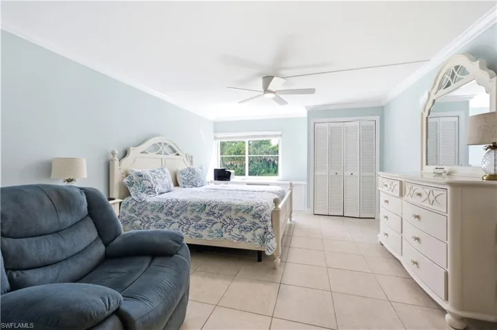 1083 Forest Lakes Dr 209, Naples, Florida 34105