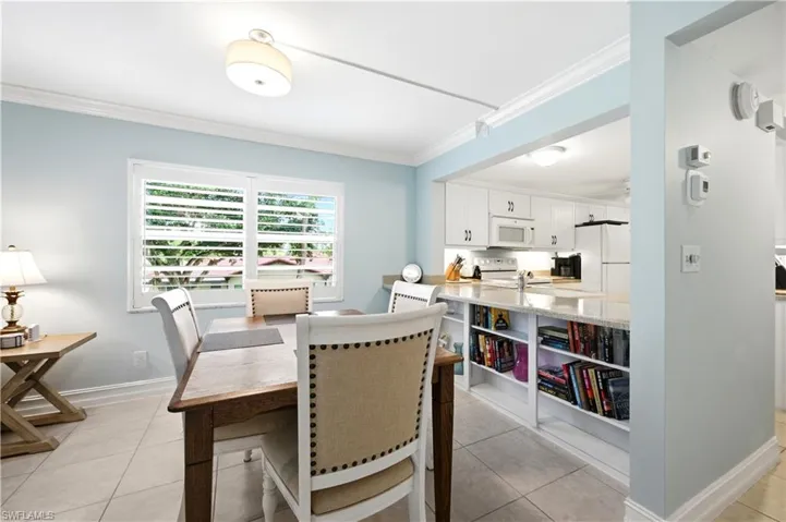 1083 Forest Lakes Dr 209, Naples, Florida 34105