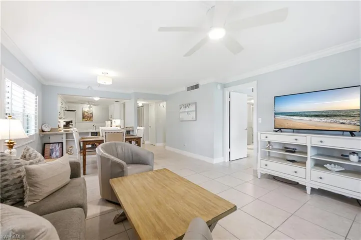 1083 Forest Lakes Dr 209, Naples, Florida 34105