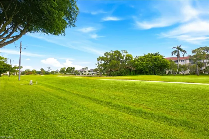1083 Forest Lakes Dr 209, Naples, Florida 34105