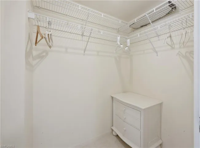 1083 Forest Lakes Dr 209, Naples, Florida 34105