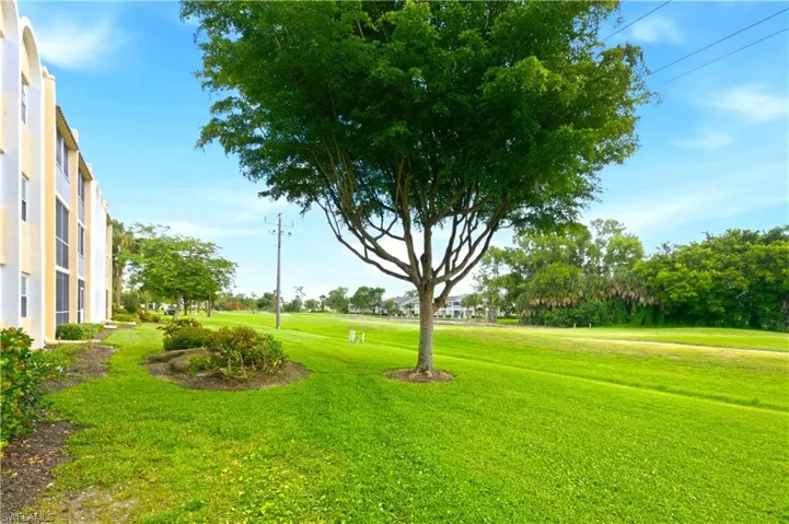 1083 Forest Lakes Dr 209, Naples, Florida 34105