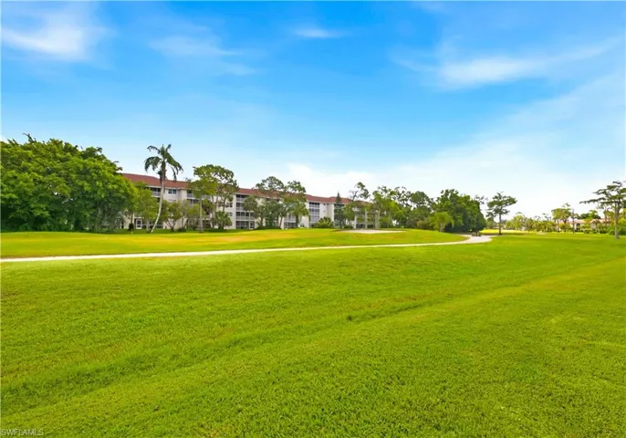 1083 Forest Lakes Dr 209, Naples, Florida 34105