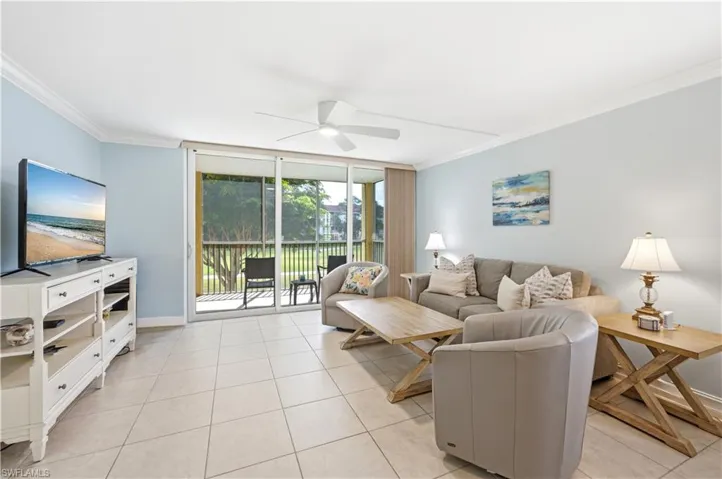 1083 Forest Lakes Dr 209, Naples, Florida 34105
