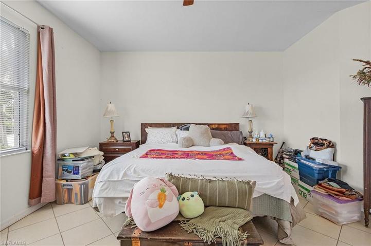 1628 NE 2nd TER, CAPE CORAL FL 33909