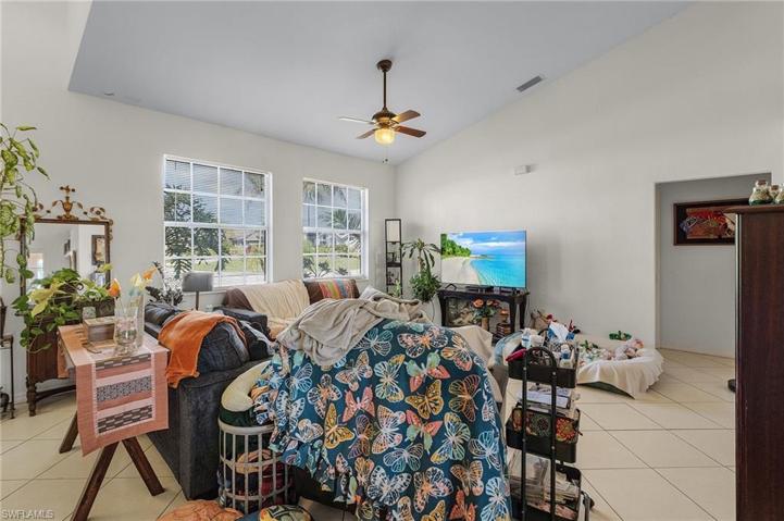 1628 NE 2nd TER, CAPE CORAL FL 33909