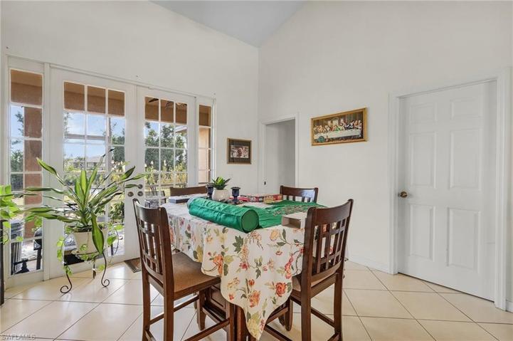 1628 NE 2nd TER, CAPE CORAL FL 33909