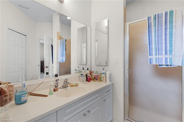 1628 NE 2nd TER, CAPE CORAL FL 33909