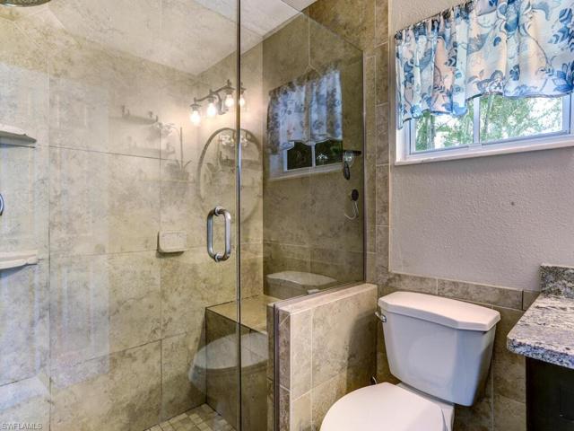 Frameless shower
