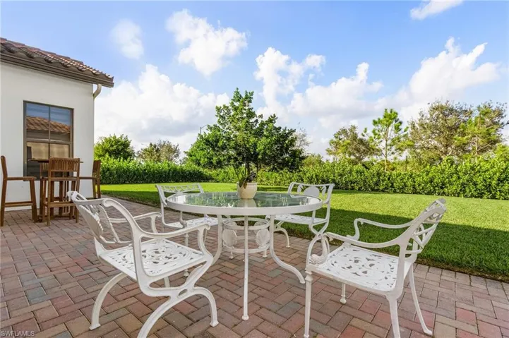 BACK YARD DINING