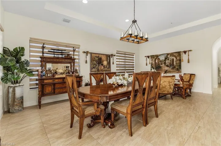 FORMAL DINING