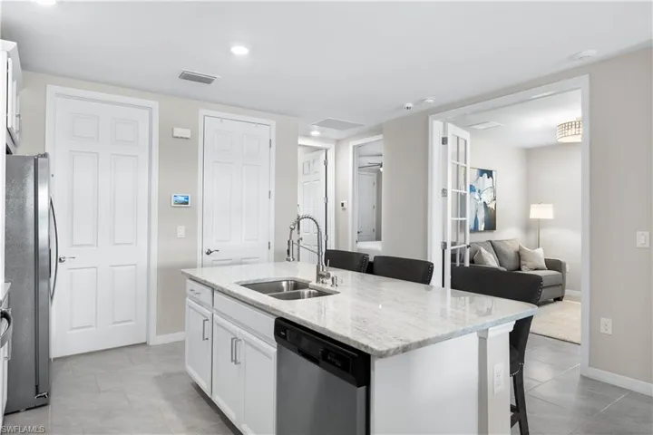 14558  Edgewater  CIR, Naples, FL 34114