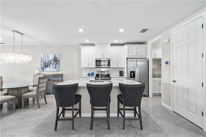 14558  Edgewater  CIR, Naples, FL 34114