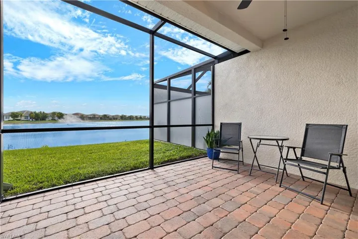 14558  Edgewater  CIR, Naples, FL 34114