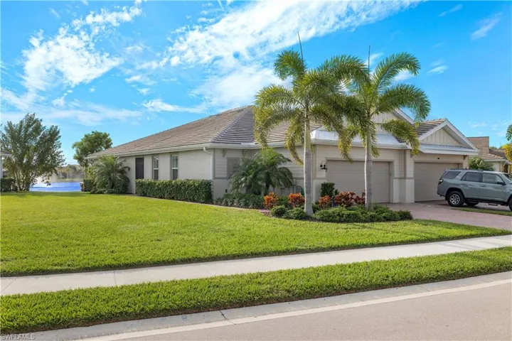 14558  Edgewater  CIR, Naples, FL 34114