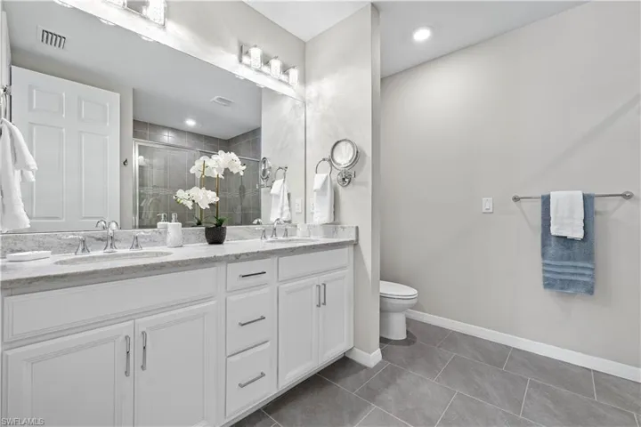 14558  Edgewater  CIR, Naples, FL 34114
