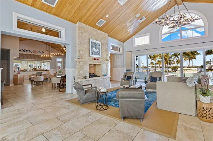 14558  Edgewater  CIR, Naples, FL 34114