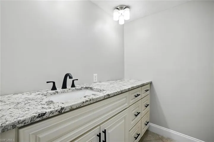 16001 Dublin Cir # 103, Fort Myers, Florida 33908