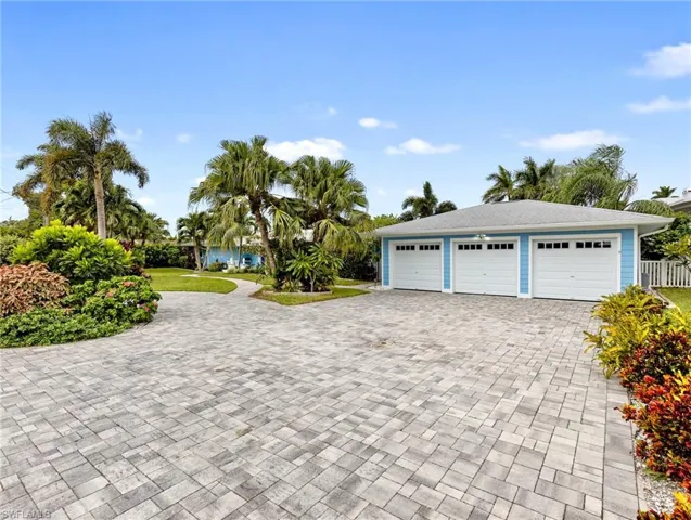 Detached 3 car garage