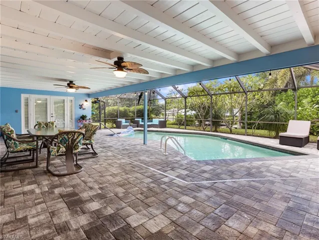 Oversized Lanai