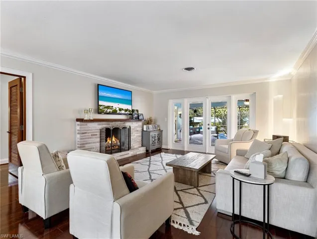 Living Rom with French Doors to the Lanai