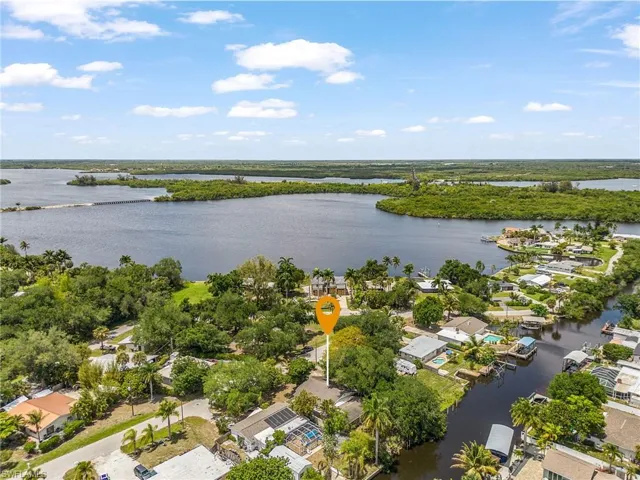 209 Kingston Dr, Fort Myers, Florida 33905