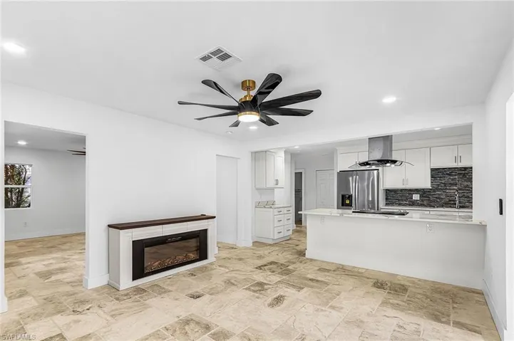 209 Kingston Dr, Fort Myers, Florida 33905
