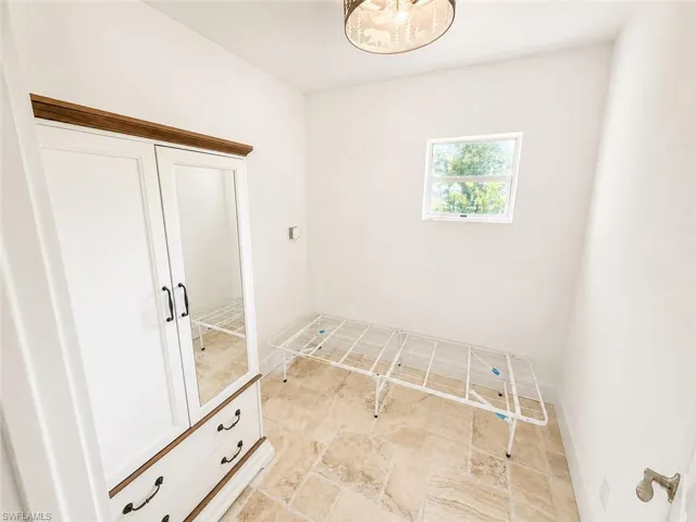 209 Kingston Dr, Fort Myers, Florida 33905