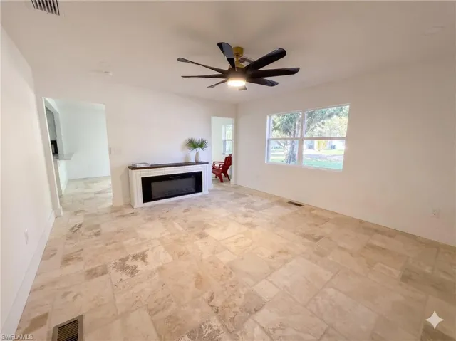 209 Kingston Dr, Fort Myers, Florida 33905
