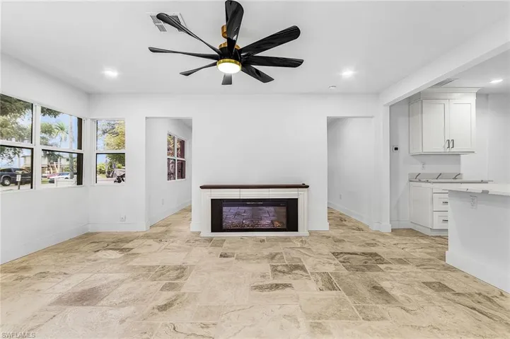 209 Kingston Dr, Fort Myers, Florida 33905